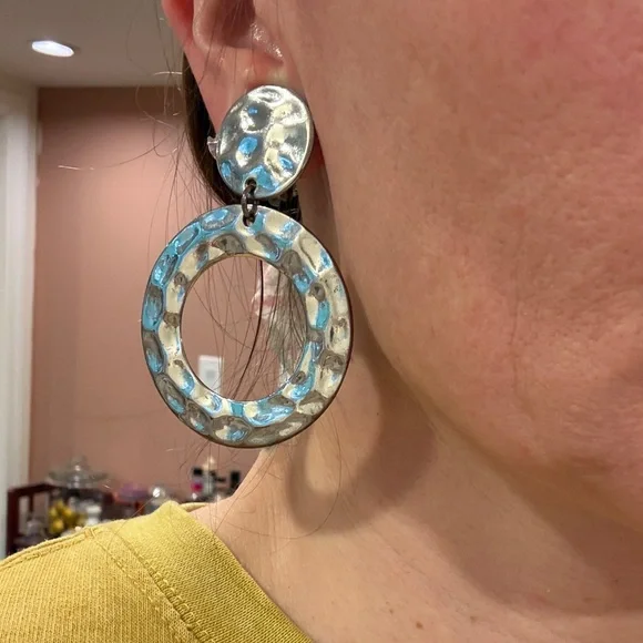 Vintage Silver Hammered Circle Earrings - Picture 5 of 5